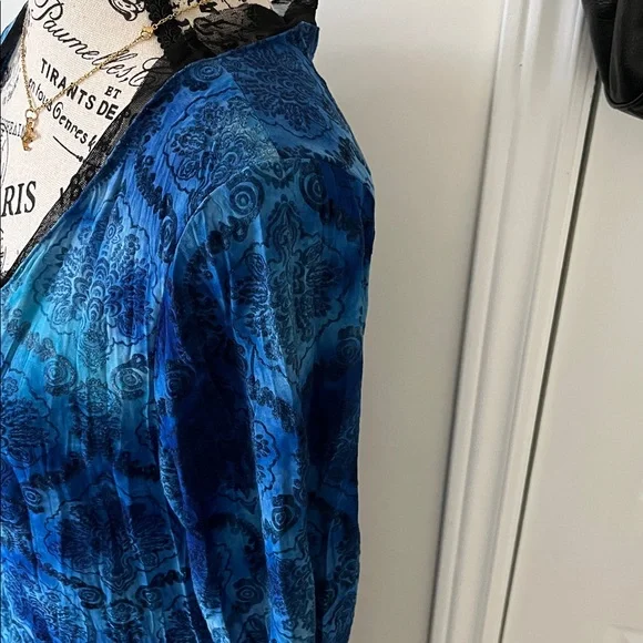 Elegant Blue Long Sleeve Dress - Picture 11 of 16